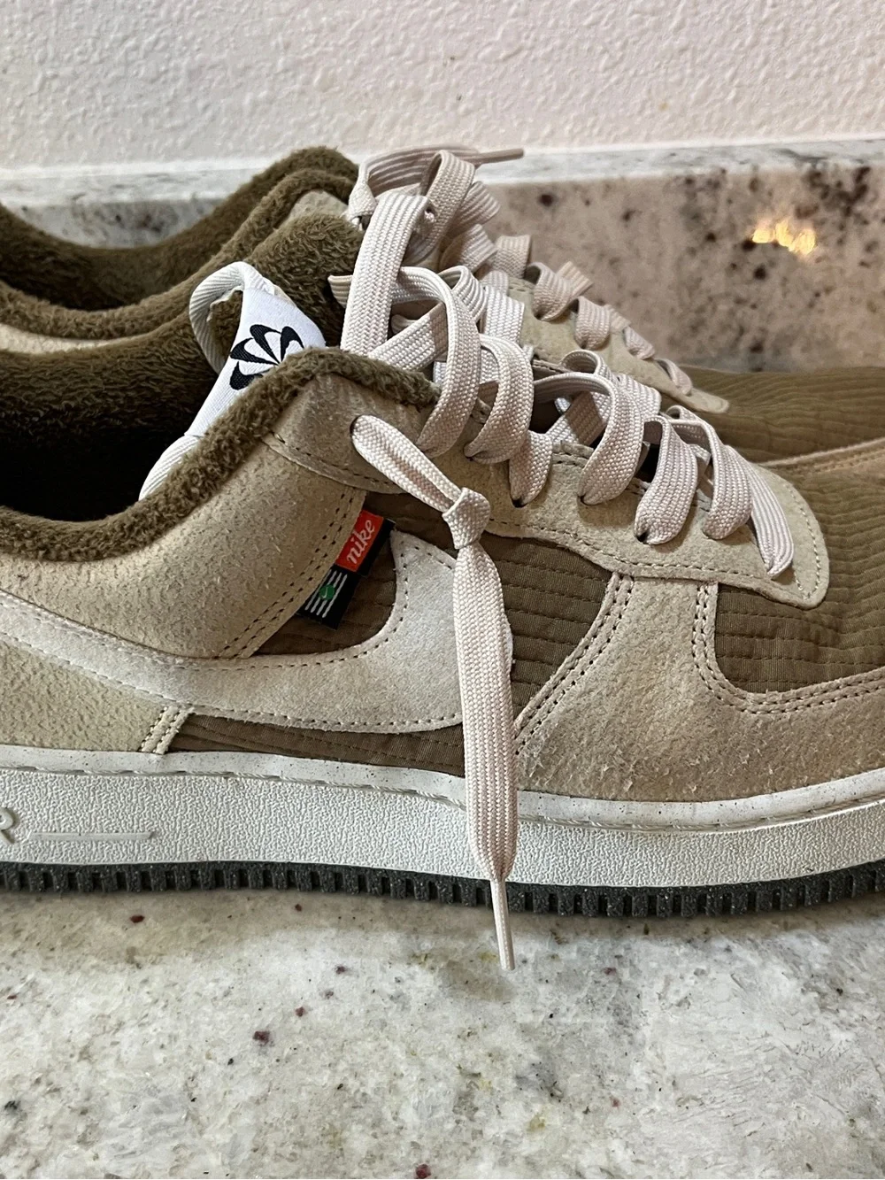 Mens size 11 Nike Air Force 1 Toasty Rattan Shoes Please Read